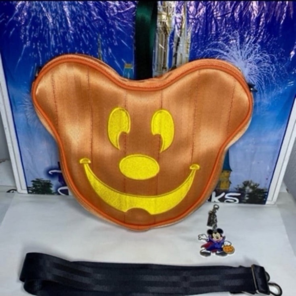 Dinsey parks x Harvey’s Halloween Jack-o'-lantern Mickey Mouse purse backpack